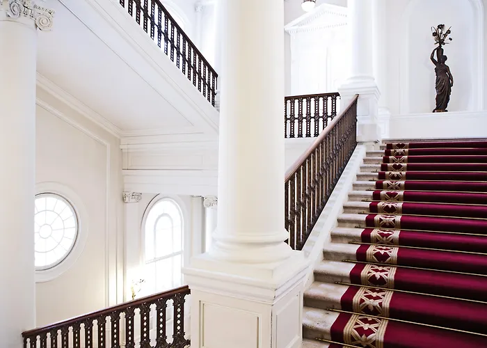 Palais Coburg Hotel 5*