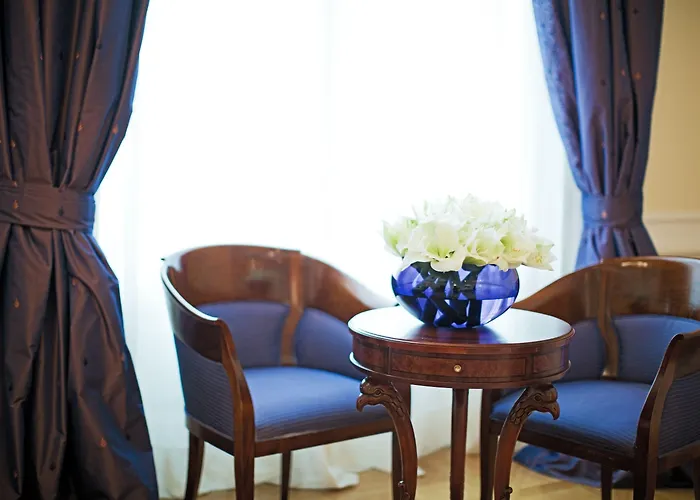 Palais Coburg 5*