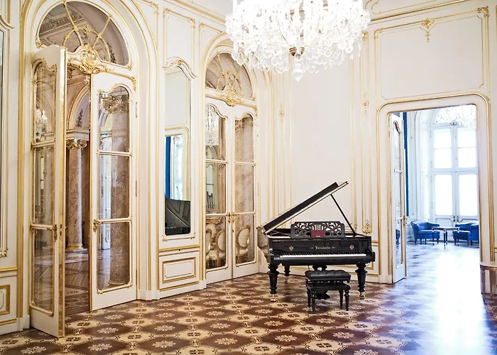 Palais Coburg Hotel 5*