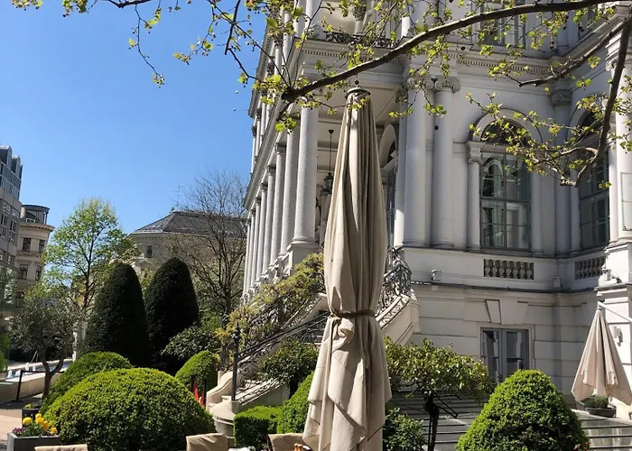 Hotel Palais Coburg 5*