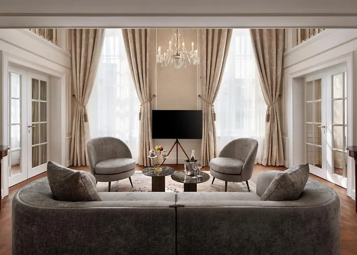 Hotel Palais Coburg 5*