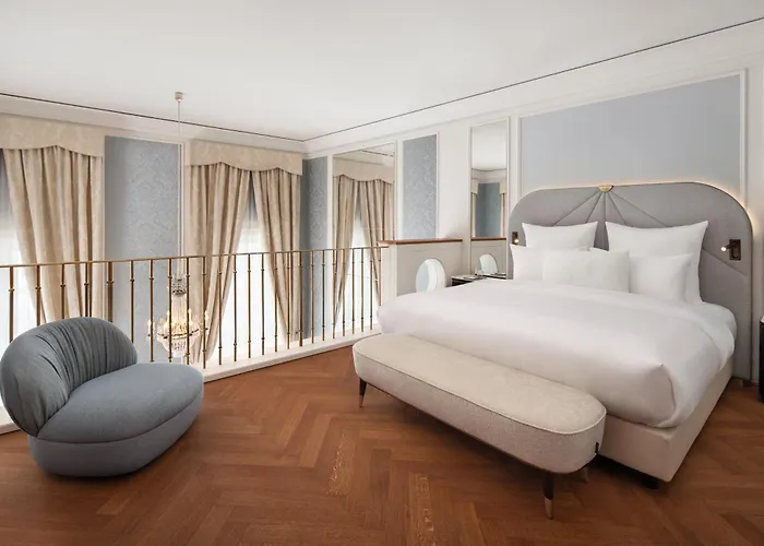 Hotel Palais Coburg 5*