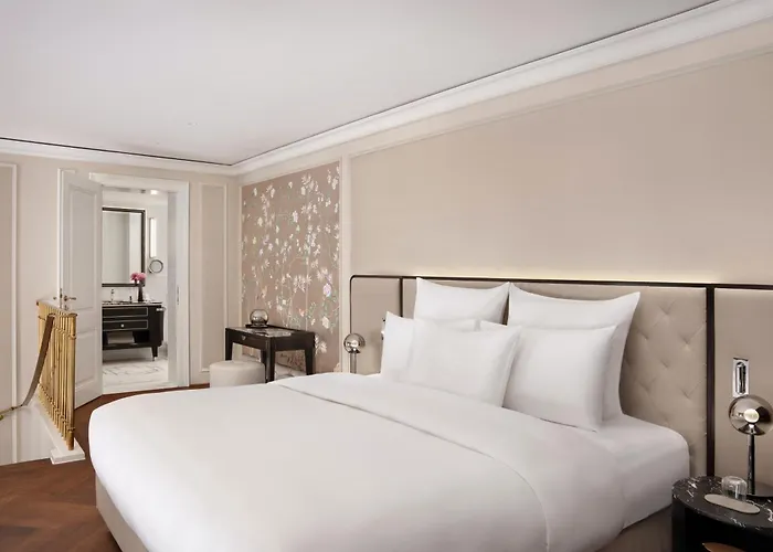 Palais Coburg 5*
