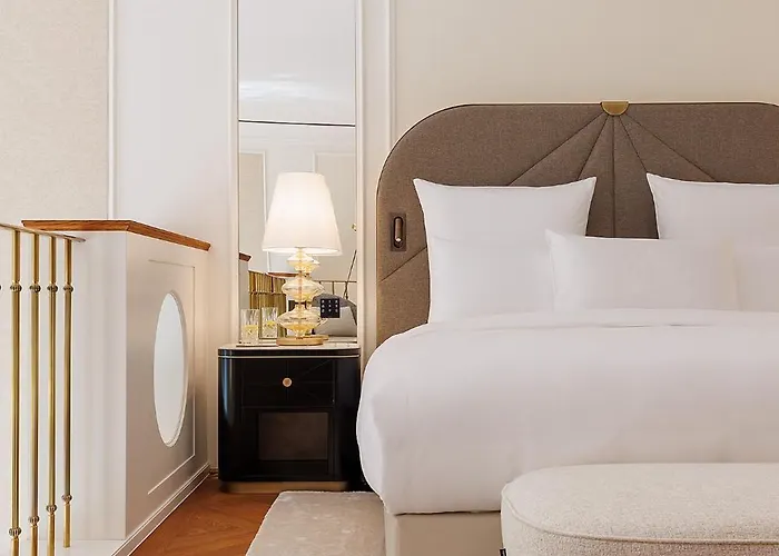 فندق Palais Coburg 5*