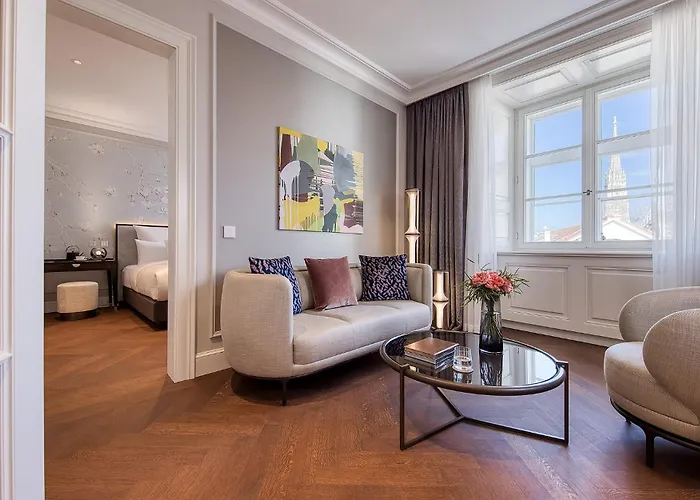 Palais Coburg Hotel 5*