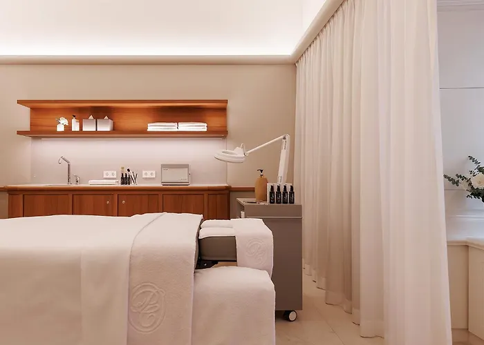Palais Coburg 5*