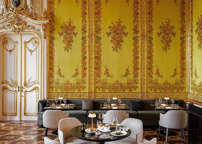 فندق Palais Coburg 5*