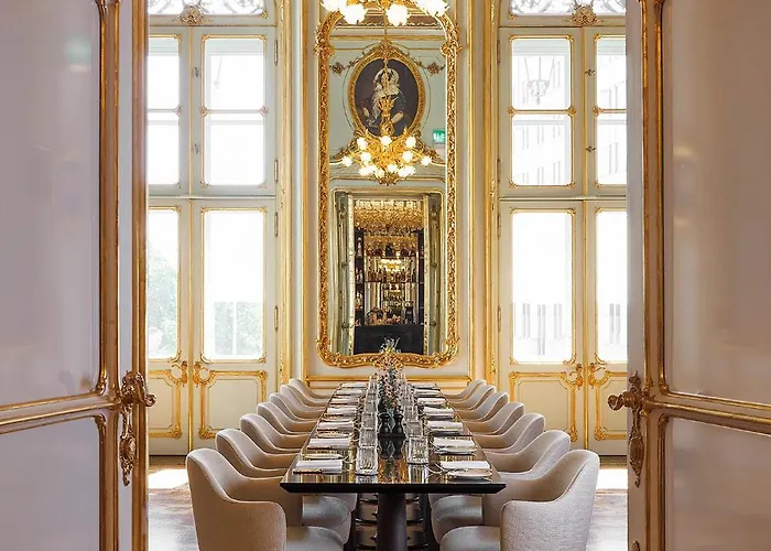 Palais Coburg 5*
