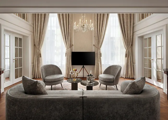 Palais Coburg Hotel 5*