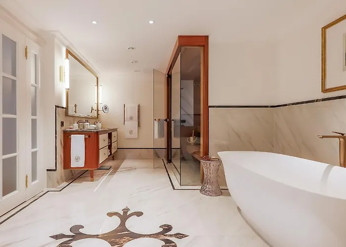 Palais Coburg 5*