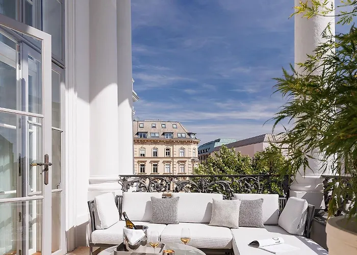 Ξενοδοχείο Palais Coburg 5*